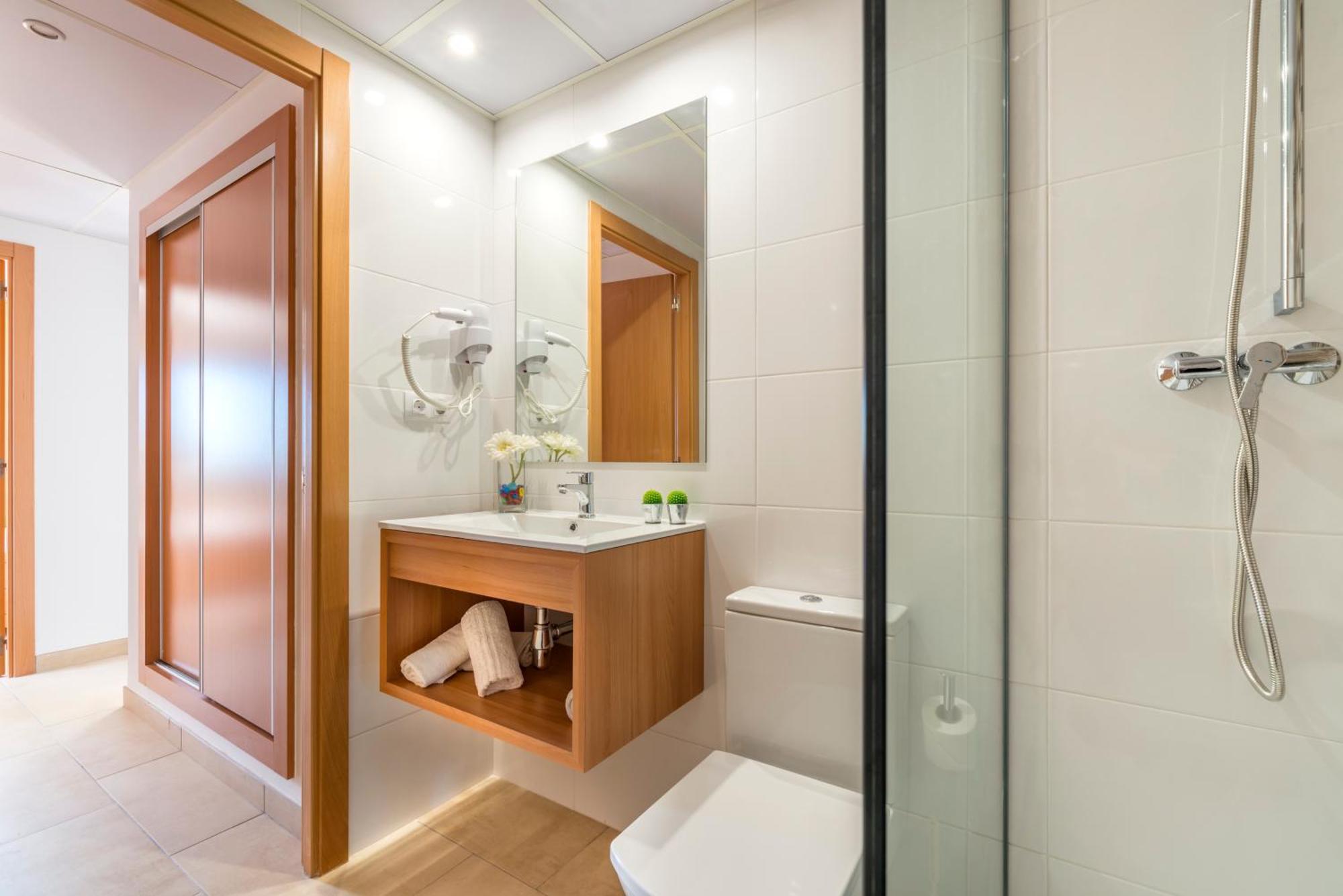 One-Bedroom Apartment Balcony 2