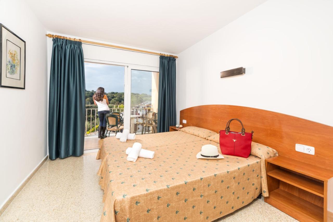 One-Bedroom Apartment Balcony 2